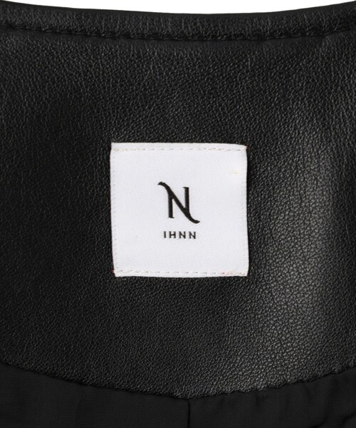 ADAM ET ROPE'(アダムエロペ)の「【IHNN(イン)】 別注Collarless Leather Jacket(ノーカラージャケット・レディース・ブラック・36/38)」の22枚目の写真