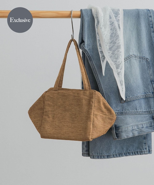 URBAN RESEARCH DOORS（アーバンリサーチドアーズ）の「『別注』beej×DOORS　シェニールハンドバッグ（ハンドバッグ・レディース・MUSTARD/KHAKI・One）」の2枚目の写真