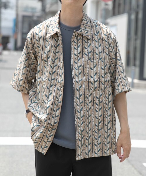 ITEMS URBANRESEARCH(アイテムズ アーバンリサーチ)の「リーフプリントオープンカラー半袖シャツ(シャツ/ブラウス・メンズ・BEG/BRN/BLK・M/L)」の7枚目の写真
