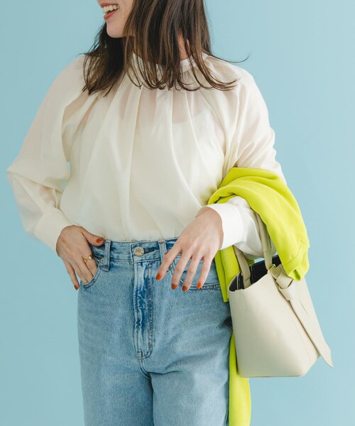 URBAN RESEARCH ROSSO（アーバンリサーチロッソ）の「ランダムタックセミシアーブラウス（シャツ/ブラウス・レディース・off/light pink/charcoal・FREE）」の4枚目の写真