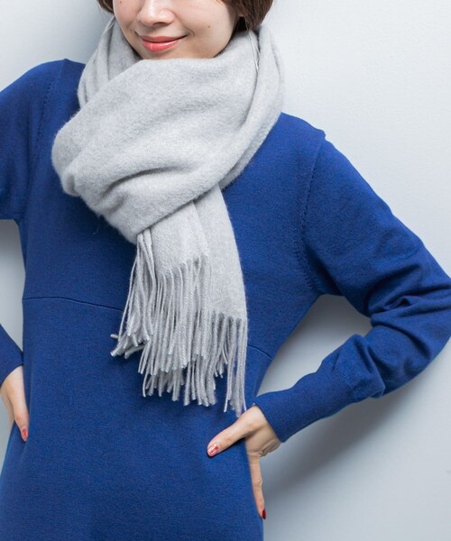 URBAN RESEARCH ROSSO（アーバンリサーチロッソ）の「カシミヤストール（ストール/ショール・レディース・OFF/YELLOW/GRAY・Free）」の2枚目の写真