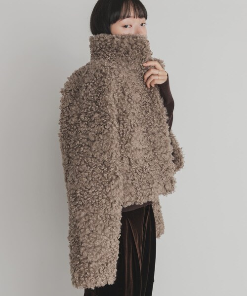 KBF（ケイビーエフ）の「フォルムボアジャケット（テーラードジャケット・レディース・SOY/MATCHA/GREIGE・One）」の18枚目の写真