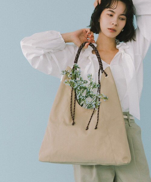 RODE SKO（ロデスコ）の「コードハンドルバッグ（トートバッグ・レディース・BLKxBLK/BEGxBRN/GRYxTAUPE・One）」の4枚目の写真