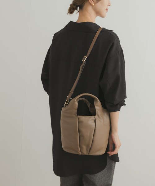 URBAN RESEARCH DOORS(アーバンリサーチドアーズ)の「パファーハンドルバッグ(ハンドバッグ・レディース・BLUE/BROWN・one)」の5枚目の写真