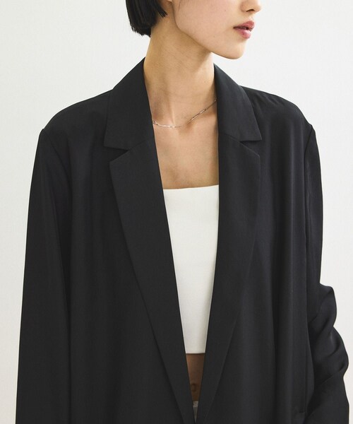 ADAM ET ROPE'(アダムエロペ)の「【サステナブル】ガウンジャケット(テーラードジャケット・レディース・ブラック/オフホワイト・F)」の8枚目の写真