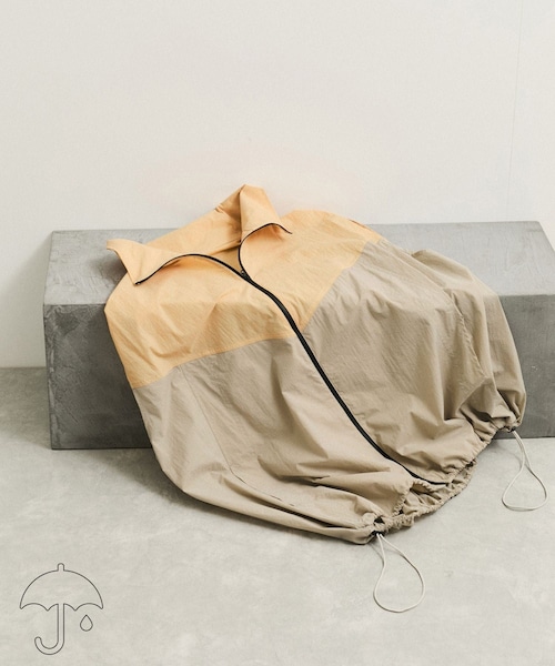 ADAM ET ROPE'（アダムエロペ）の「【撥水】ショルダータックシアーブルゾン（ブルゾン・レディース・ブラック/ベージュ系・F）」の2枚目の写真