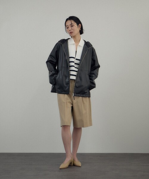 ADAM ET ROPE'（アダムエロペ）の「レザーライクフーデッドパーカー（ブルゾン・レディース・ブラック/ダークブラウン・F）」の7枚目の写真