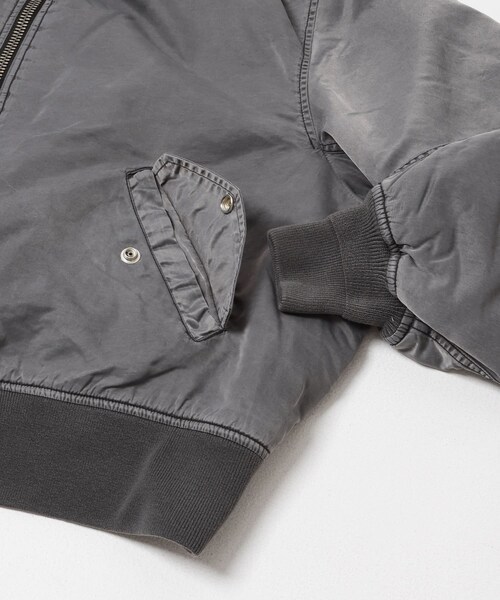 ITEMS URBANRESEARCH(アイテムズ アーバンリサーチ)の「ピグメントダイ オーバーサイズMA-1(MA-1・メンズ・KHAKI/GREIGE/GRAY・M/L)」の11枚目の写真