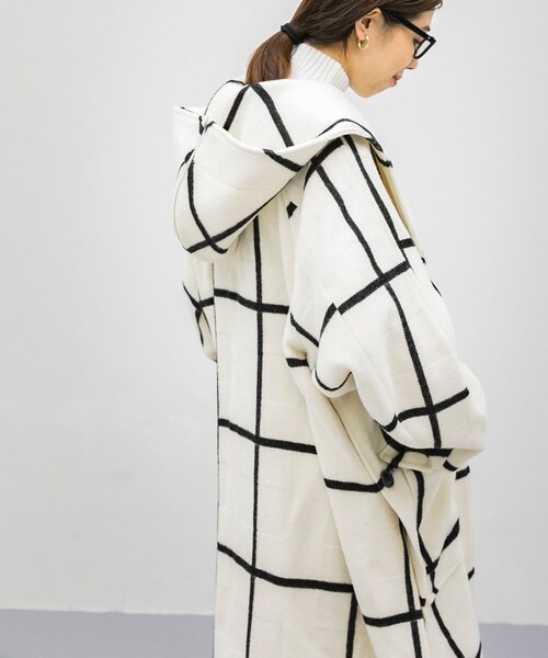 URBAN RESEARCH（アーバンリサーチ）の「rito structure　GRID-PATTERN DUFFLE COAT（ダッフルコート・レディース・CGY/WHT・2）」の8枚目の写真
