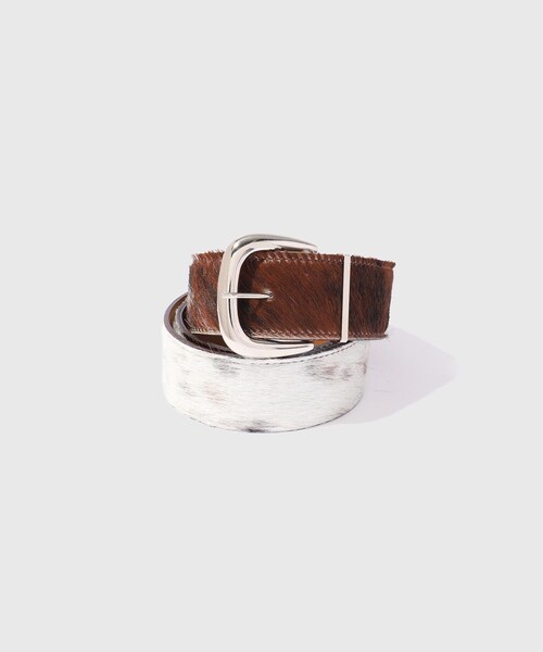 ADAM ET ROPE'(アダムエロペ)の「【KYOU/キョウ】ESSENTIAL.01 Hair Calf Leather Belt(ベルト・メンズ・ブラック/キャメル・F)」の2枚目の写真