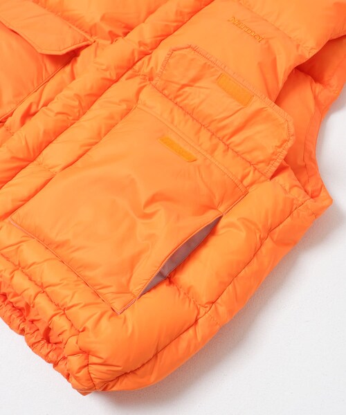 URBAN RESEARCH DOORS（アーバンリサーチドアーズ）の「『別注』Marmot×DOORS　DOWN VEST（その他アウター・レディース・BLACK/SAGE/ORANGE・One）」の21枚目の写真