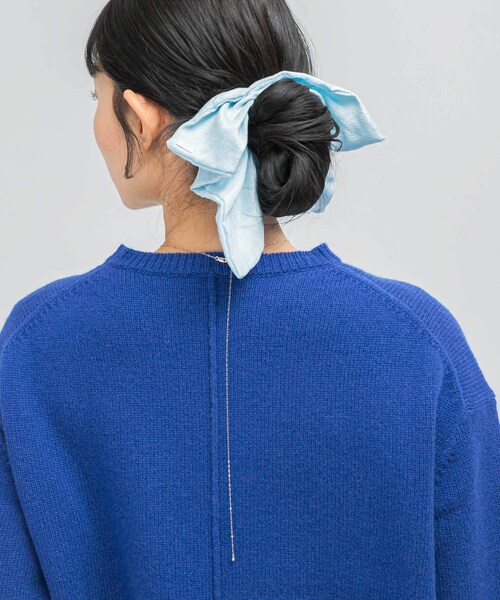 URBAN RESEARCH ROSSO（アーバンリサーチロッソ）の「heyep　Silk Square Medium Scrunchie（ヘアゴム・レディース・BLACK/WHITE/別注BLUE・-）」の11枚目の写真