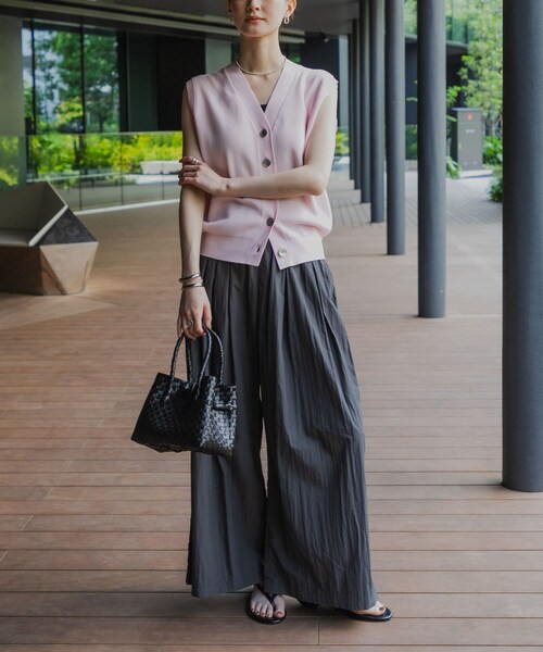 URBAN RESEARCH(アーバンリサーチ)の「『UR TECH/撥水/UVカット』ギャザーワイドパンツ(その他パンツ・レディース・ICE GRAY/BEIGE/CHARCOAL・36/38)」の7枚目の写真