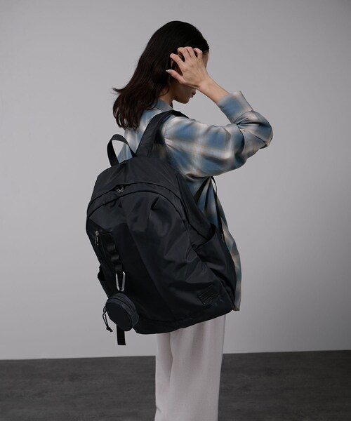 ADAM ET ROPE'(アダムエロペ)の「【WEB限定】ラウンドポーチ&エコバッグ付きリュック(バックパック/リュック・レディース・ブラック/グレー/グレー系・F)」の15枚目の写真