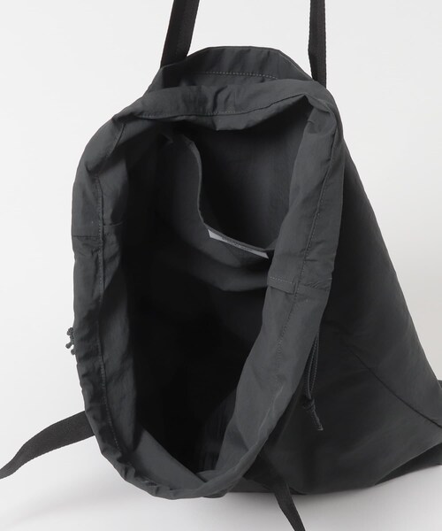 URBAN RESEARCH DOORS(アーバンリサーチドアーズ)の「STILL BY HAND ワッシャーナイロントートバッグ(トートバッグ・メンズ・BLACK/B.CHARCOAL/KHAKIBEIGE・One)」の11枚目の写真