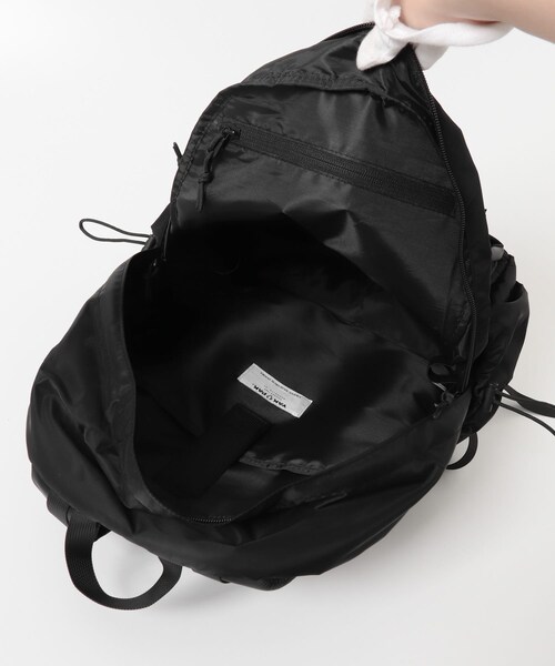 URBAN RESEARCH DOORS（アーバンリサーチドアーズ）の「『別注』YAKPAK×DOORS　マルチポケットデイパック（バックパック/リュック・メンズ・BLACK/CHARCOAL・-）」の12枚目の写真