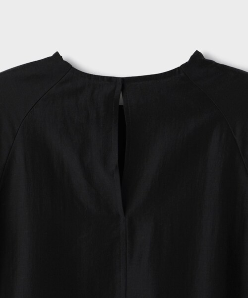 ROPE'（ロペ）の「【一部店舗限定】【REALM（レルム）】HALF SLEEVE BLOUSE｜裾フリルブラウス　26SS（シャツ/ブラウス・レディース・ブラック/ピンク・38）」の19枚目の写真