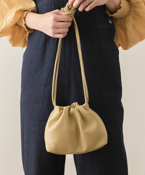 URBAN RESEARCH Sonny Label（アーバンリサーチサニーレーベル）の「スムースギャザーポシェット（ショルダーバッグ・レディース・エクリュ/ニュアンスイエロー/ブラック・one）」の13枚目の写真