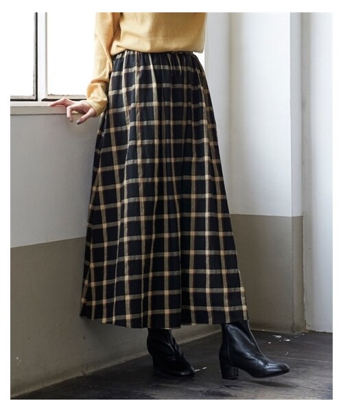 nissen（ニッセン）の「大きいサイズ　素材感あふれる綿混チェック柄ロングスカート（ゆったりヒップ）（スカート・レディース・ネイビー系/黒系/ダークレモンイエロー/モカ系/黒系チェック・L/LL/3L/4L/5L/6L/8L/10L）」の10枚目の写真