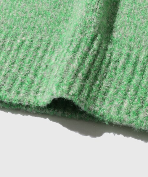 ADAM ET ROPE'（アダムエロペ）の「【URU/ウル】CREW NECK KNIT（ニット/セーター・メンズ・グリーン・F）」の8枚目の写真