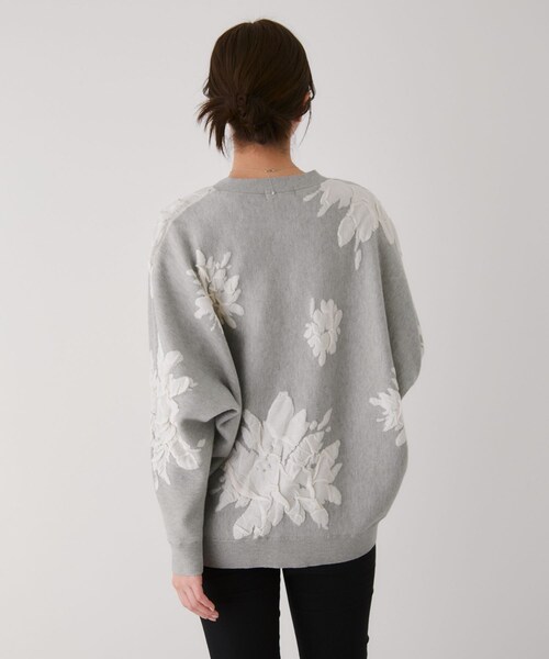 Jayro(ジャイロ)の「フラワージャガードドルマンニットカーディガン(カーディガン/ボレロ・レディース・ブラック/グレー/オフホワイト・F)」の17枚目の写真