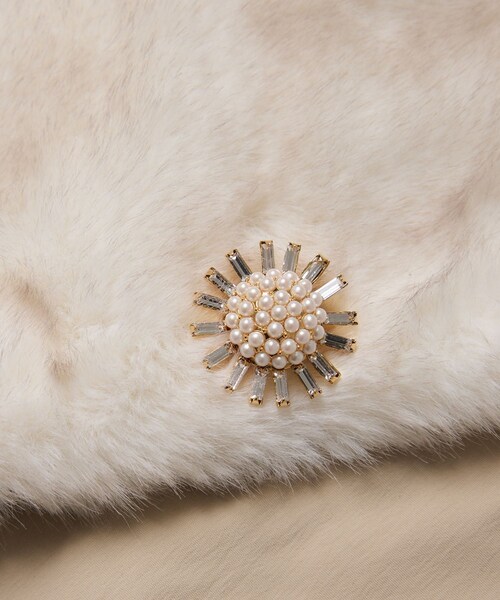 ROPE'(ロペ)の「ビジュー×パールブローチ(ブローチ/コサージュ・レディース・ゴールド・F)」の7枚目の写真
