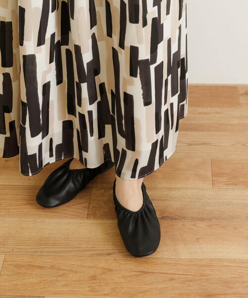 URBAN RESEARCH（アーバンリサーチ）の「MILLIWM　ギャザーバレエシューズ（バレエシューズ・レディース・キャメル/レッド/ブラック・36/37/38）」の17枚目の写真