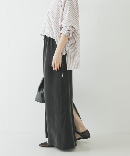 URBAN RESEARCH（アーバンリサーチ）の「キュプラギャザーIラインスカート（スカート・レディース・L.BEIGE/CHARCOAL/BLACK・36/38）」の6枚目の写真