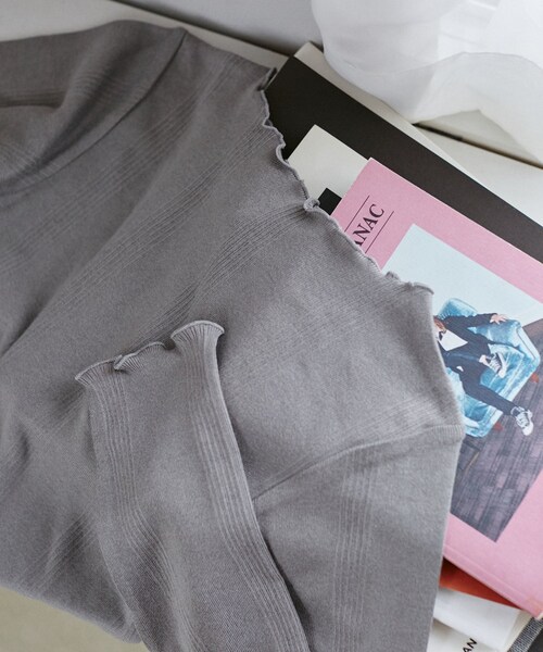 VIS(ビス)の「【Miller】VIS別注モデルボートネックメロープルオーバー【洗える】(Tシャツ/カットソー・レディース・ライトグレー/オフホワイト/レッド系・F)」の22枚目の写真