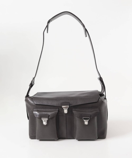 URBAN RESEARCH(アーバンリサーチ)の「LEMAIRE WEEK-END GEAR BAG(ショルダーバッグ・メンズ・ESPRESSO/DARK MINK・-)」の2枚目の写真