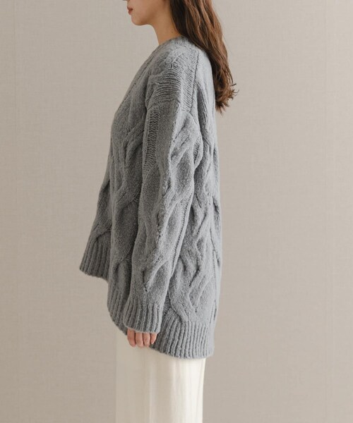 URBAN RESEARCH ROSSO（アーバンリサーチロッソ）の「ウールカシミヤケーブル編オーバーニット（ニット/セーター・レディース・OFF/PURPLE/FOGGRAY・Free）」の16枚目の写真