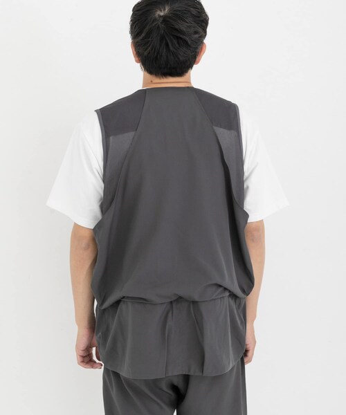 EKAL（エカル）の「Snow Peak Apparel　Insect Shield Mesh Vest（ベスト・メンズ・NAVY/CHARCOAL・M/L）」の6枚目の写真