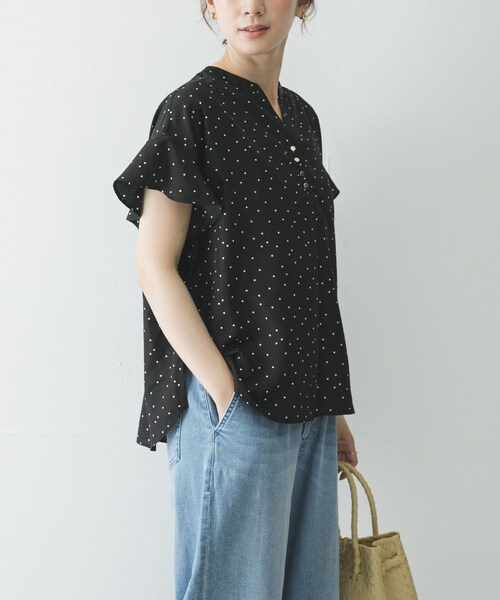 URBAN RESEARCH(アーバンリサーチ)の「フレンチスリーブスキッパーブラウス(シャツ/ブラウス・レディース・OFF WHITE/BLACK DOT/SAX・Free)」の14枚目の写真