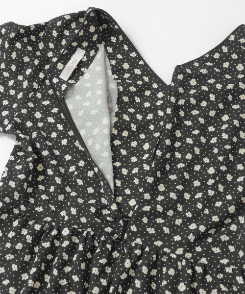 URBAN RESEARCH ROSSO（アーバンリサーチロッソ）の「F by ROSSO　フラワープリントオールインワン（サロペット/オーバーオール・レディース・BLACK/NAVY・36/38）」の14枚目の写真