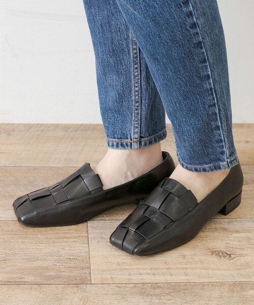 URBAN RESEARCH Sonny Label（アーバンリサーチサニーレーベル）の「グルカスクエアフラットパンプス（パンプス・レディース・ブラック/ブラウン・S/M/L）」の5枚目の写真