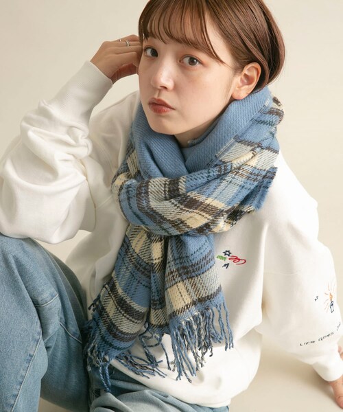 KBF（ケイビーエフ）の「リバーシブルチェックストール（マフラー・レディース・BLUE/BEIGE/BURGUNDY・one）」の10枚目の写真