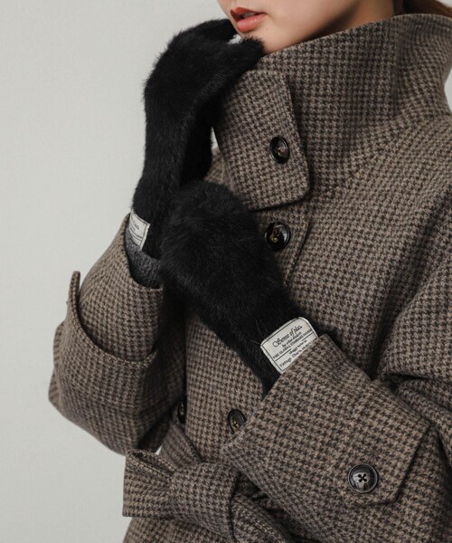 SENSE OF PLACE by URBAN RESEARCH(センスオブプレイスバイアーバンリサーチ)の「シャギーニットグローブ(ベルト・レディース・BLUE/OFF WHITE/BLACK・one)」の2枚目の写真
