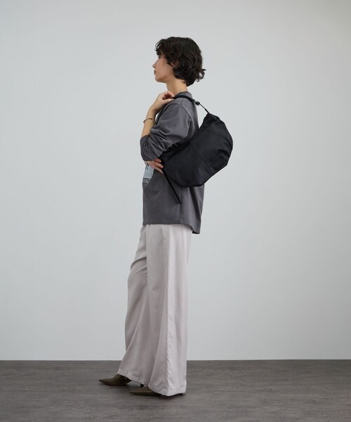 ADAM ET ROPE'（アダムエロペ）の「【NOTHING WRITTEN（ナッシングリトゥン）】HT NYLON SHOULDER BAG（ショルダーバッグ・レディース・ブラック/ホワイト系・F）」の14枚目の写真
