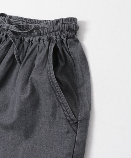 ITEMS URBANRESEARCH（アイテムズ アーバンリサーチ）の「レーヨンデニムワイドパンツ（デニムパンツ・レディース・BLU/ONE WASH/BLK・Free）」の5枚目の写真