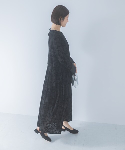 URBAN RESEARCH ROSSO（アーバンリサーチロッソ）の「『WEB/一部店舗限定』フロッキープリントティアードワンピース（ワンピース・レディース・BLACK/BROWN・Free）」の10枚目の写真
