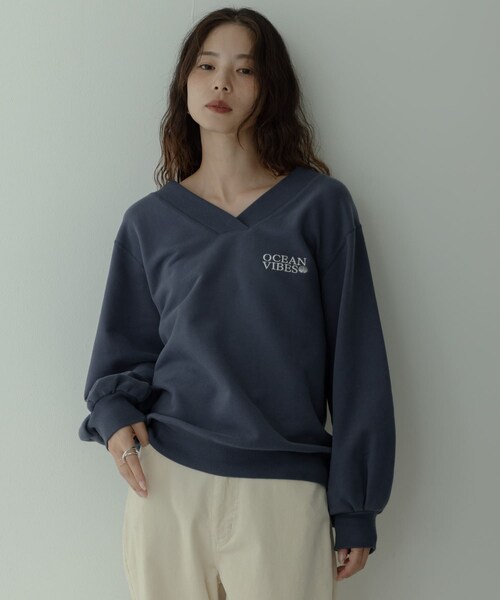 URBAN RESEARCH Sonny Label（アーバンリサーチサニーレーベル）の「Vネック刺繍スウェット（スウェット・レディース・オートミール/ピンク/フェードネイビー・Free）」の15枚目の写真