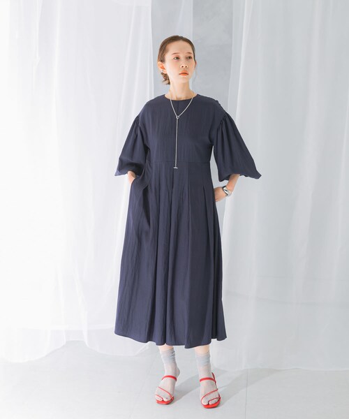 URBAN RESEARCH ROSSO（アーバンリサーチロッソ）の「ボリュームスリーブタックワンピース（ワンピース・レディース・NAVY/LIME・FREE）」の6枚目の写真