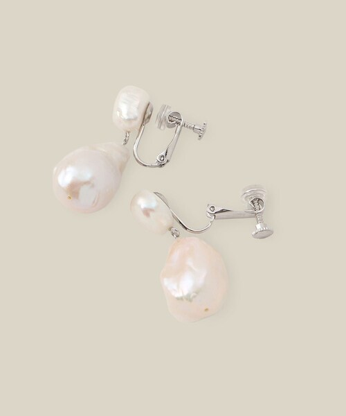 ROPE'(ロペ)の「ビッグパールイヤリング(イヤリング・レディース・オフホワイト・F)」の7枚目の写真