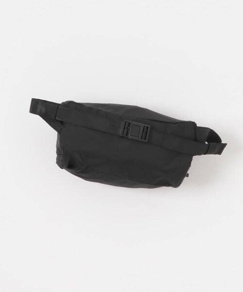 URBAN RESEARCH(アーバンリサーチ)の「DAIWA PIER39 PERTEX TRAVEL EXPAND BAG(ボディバッグ/ウエストポーチ・メンズ・BLACK・One)」の5枚目の写真