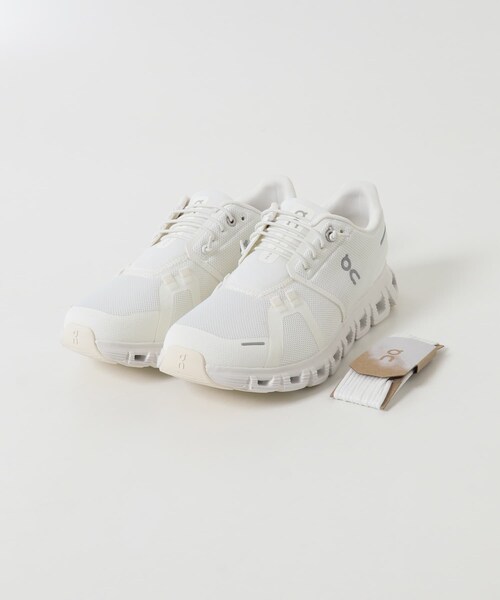 URBAN RESEARCH DOORS(アーバンリサーチドアーズ)の「On CLOUD 6(スニーカー・レディース・WHITE/BLACK・23.5/24/24.5/25/25.5)」の7枚目の写真