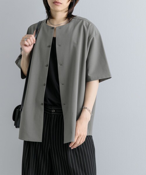 SENSE OF PLACE by URBAN RESEARCH(センスオブプレイスバイアーバンリサーチ)の「ノーカラーシャツ(5分袖)(シャツ/ブラウス・メンズ・GRAY/BEIGE/BLUE・S/M/L)」の13枚目の写真