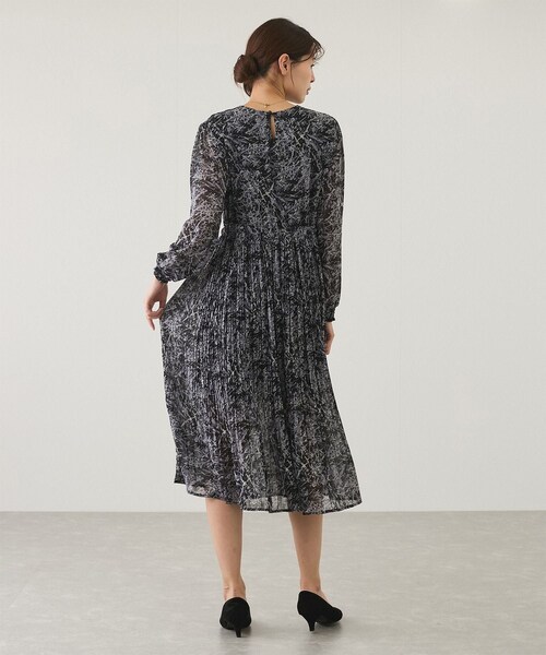 Jayro(ジャイロ)の「ペイント柄シフォンワンピース(ワンピース・レディース・ブラック系/ホワイト系・F)」の8枚目の写真