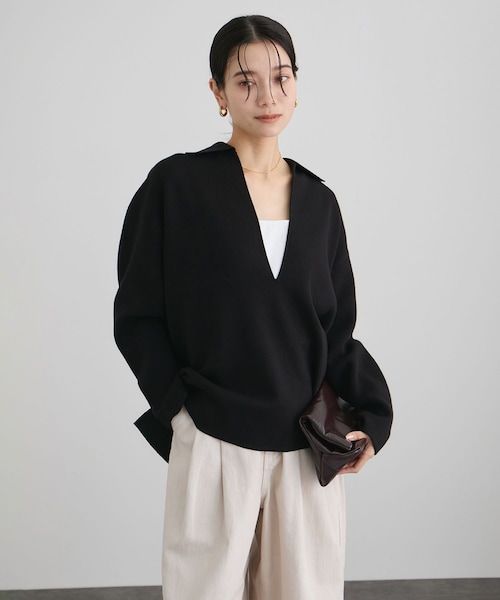 ADAM ET ROPE'(アダムエロペ)の「【WEB・一部店舗限定】スキッパーニットプルオーバー(ニット/セーター・レディース・ブラック/グレー/オフホワイト・F)」の2枚目の写真