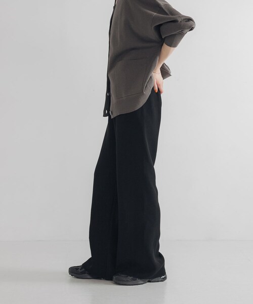 URBAN RESEARCH(アーバンリサーチ)の「ストレッチフレアイージーパンツ(その他パンツ・レディース・CHARCOAL/BLACK・36/38/40)」の5枚目の写真