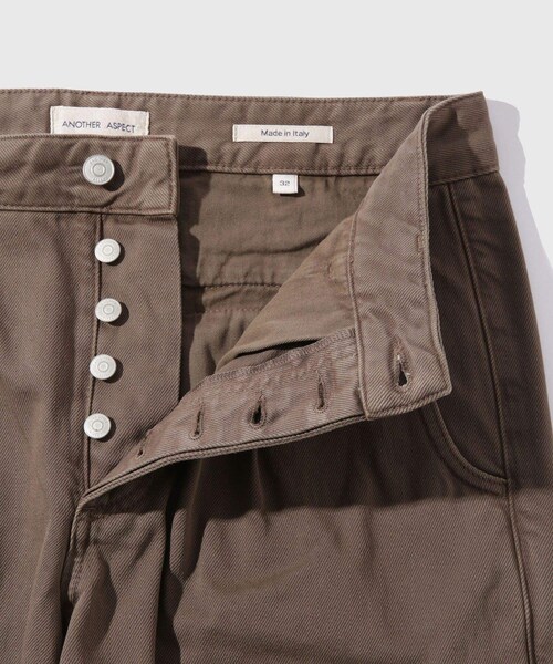 ADAM ET ROPE'（アダムエロペ）の「【ANOTHER ASPECT/アナザーアスペクト】JEANS 2.0（デニムパンツ・メンズ・ダークブラウン・30/32）」の5枚目の写真